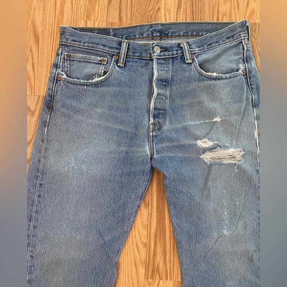 Distressed 501 Levi’s 33x30 - Picture 6 of 9